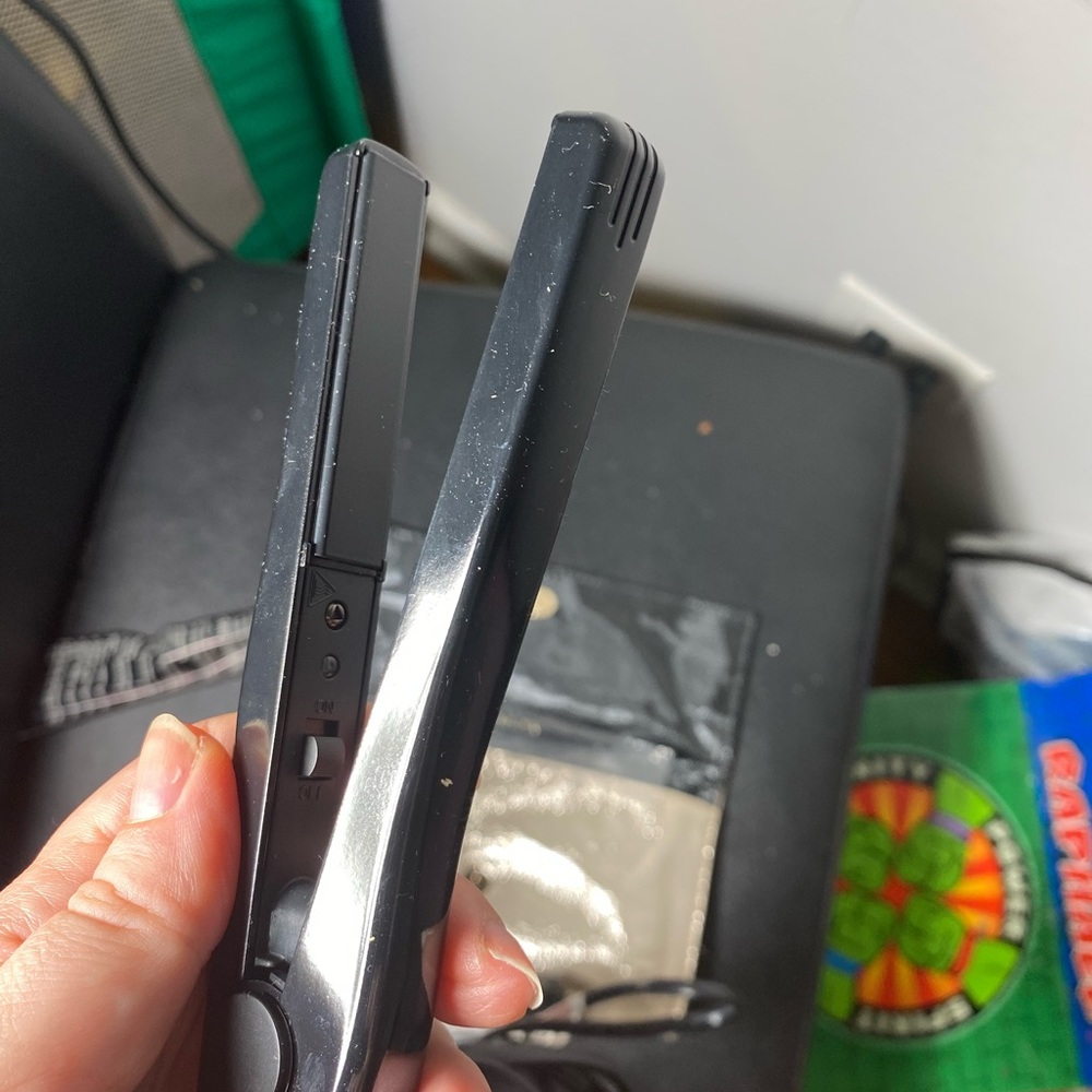 Victoria Secret travel hair straightener